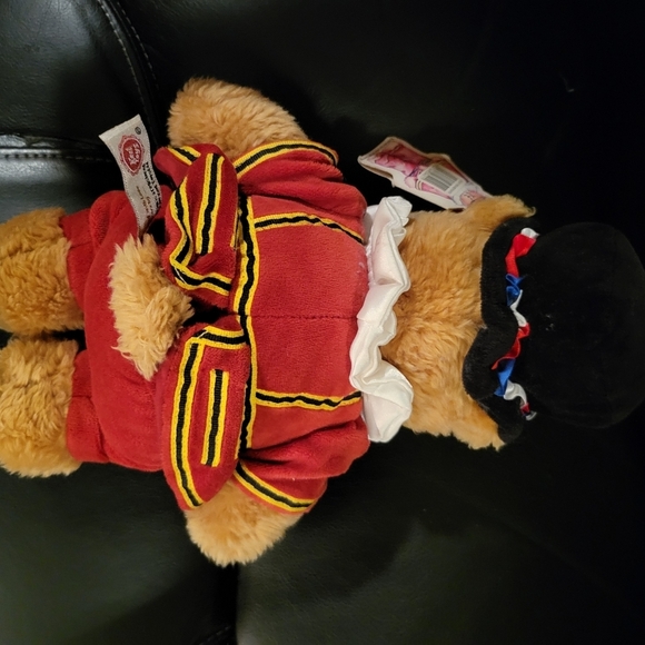 UK ROYAL GUARD BEAR, PLUSH YEOMAN BEEFEATERS BY KEEL TOYS.  ☆☆3 FOR $25☆☆ - Picture 6 of 9